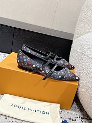 LouisVuitton25 Spring and Summer Pointed High Heels Eagle black - 2