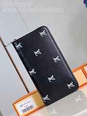   LV* men's and women's black long wallet, calfskin, printed with VIP logo M83193 size: 19.5 x 10.5 x 2.5 cm - 2