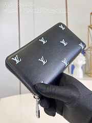   LV* men's and women's black long wallet, calfskin, printed with VIP logo M83193 size: 19.5 x 10.5 x 2.5 cm - 3