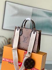 Louis Vuitton LV Onthego PM With Strap 25 x 19 x 11.5 cm - 2