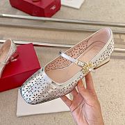 Roger Vivier Vivier Leather Mary Jane Pumps Gold - 2