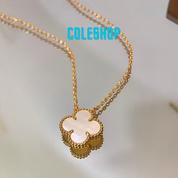 Van Cleef VCA White Necklace 04
