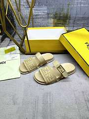 https://www.tikhub.ru/bags/fendi-feel-mesh-sandals-raffia.html - 3