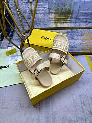 https://www.tikhub.ru/bags/fendi-feel-mesh-sandals-raffia.html - 5