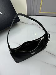 PRADA Re-Edition 2005 Bag black Size:22*18*6.5 - 3