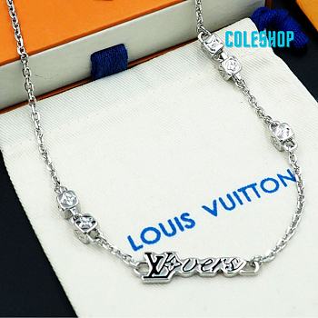 LV necklace interprets the eye-catching style with simple strokes