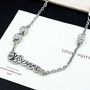 LV necklace interprets the eye-catching style with simple strokes - 3