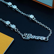 LV necklace interprets the eye-catching style with simple strokes - 5