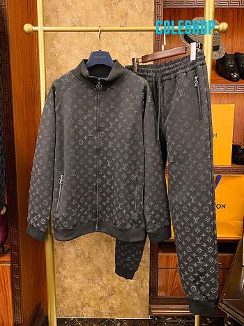 LV set brown