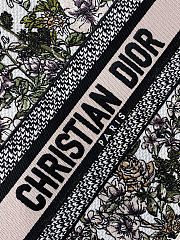 Dior Book Tote specifically a small version with a floral embroidery pattern Size: 26*12*21cm - 2