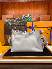 LV CarryAll Cargo Vibe PM Bag M12579 33.5x23x 15 cm - 2
