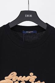 LV Artistic letter logo embroidered short-sleeved T-shirt - 3