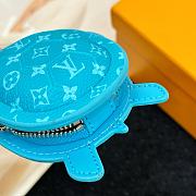LV Blue turtle keychain - 4