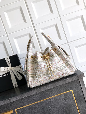 Chanel 25 Hobo bag white 20x 22x12.5cm