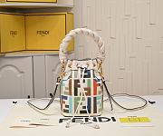 Fendi Super Premium Crossbody Bag, High-end Color Combination 12×18×10 cm - 1