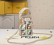 Fendi Super Premium Crossbody Bag, High-end Color Combination 12×18×10 cm - 6
